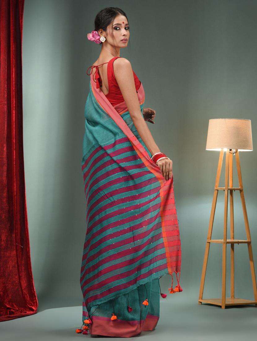 women solid with striped pallu handloom saree with blouse - 22043142 -  Standard Image - 1