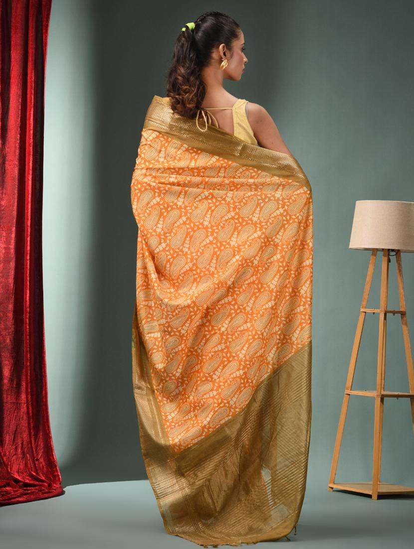 women paisley printed bordered saree with blouse - 22043151 -  Standard Image - 1