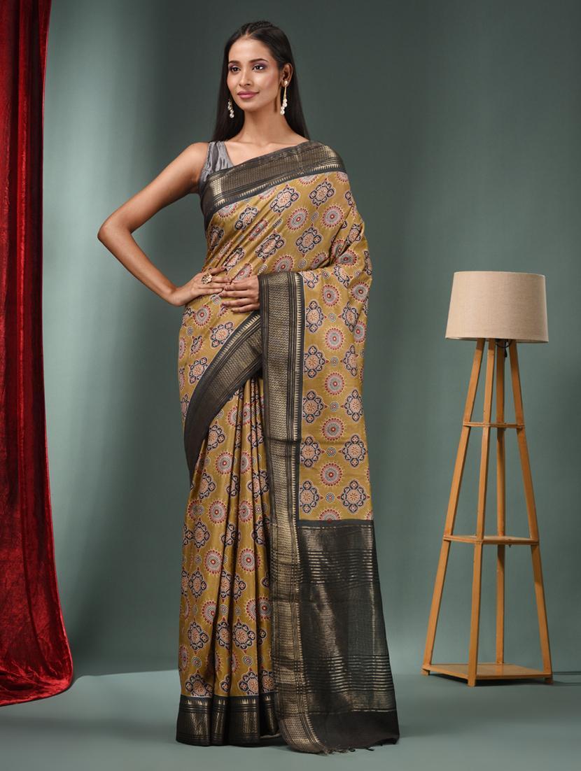 women printed handloom saree with blouse - 22043155 - Zoom Image - 0