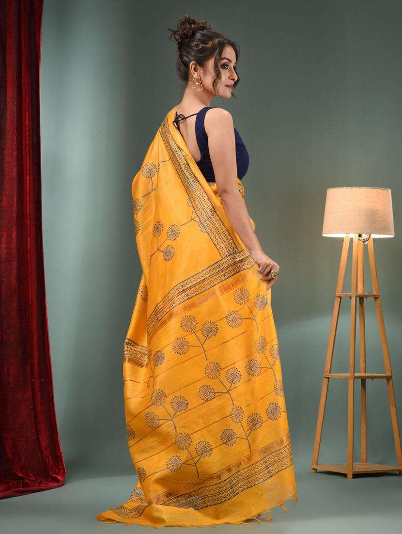 women printed handloom saree with blouse - 22043158 - Standard Image - 1