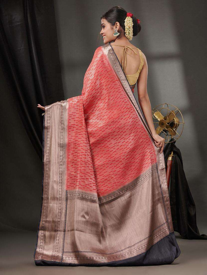 women self design bordered saree with blouse - 22043187 -  Standard Image - 1