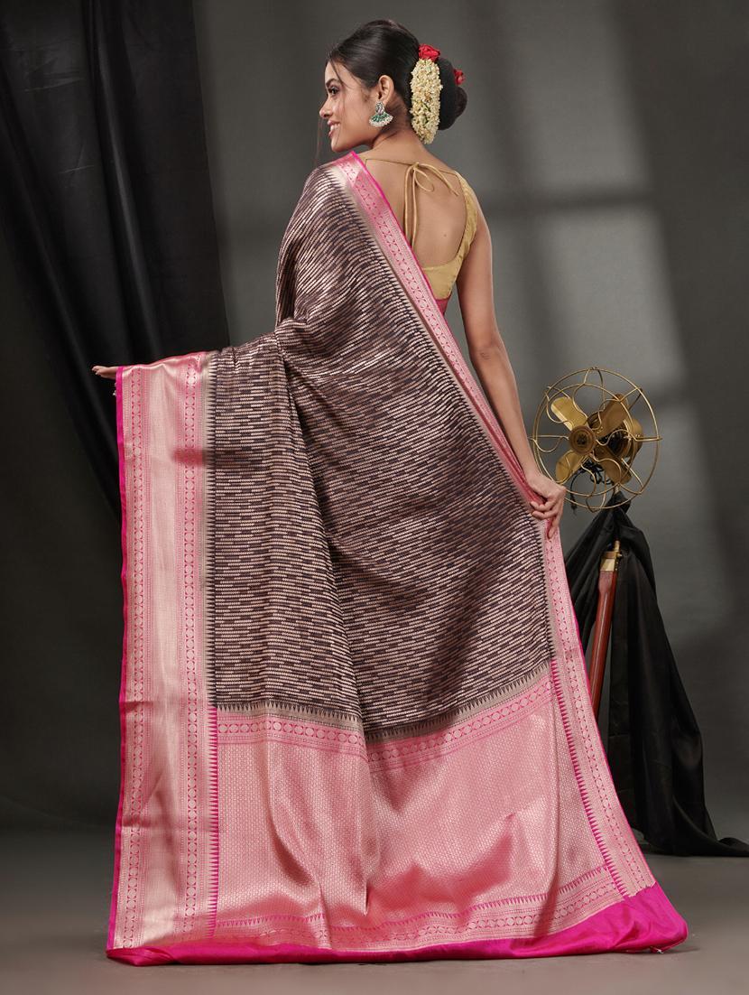 women self design bordered saree with blouse - 22043189 - Standard Image - 1