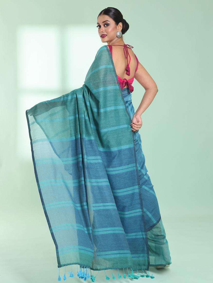 women striped handloom saree with blouse - 22043223 -  Standard Image - 1