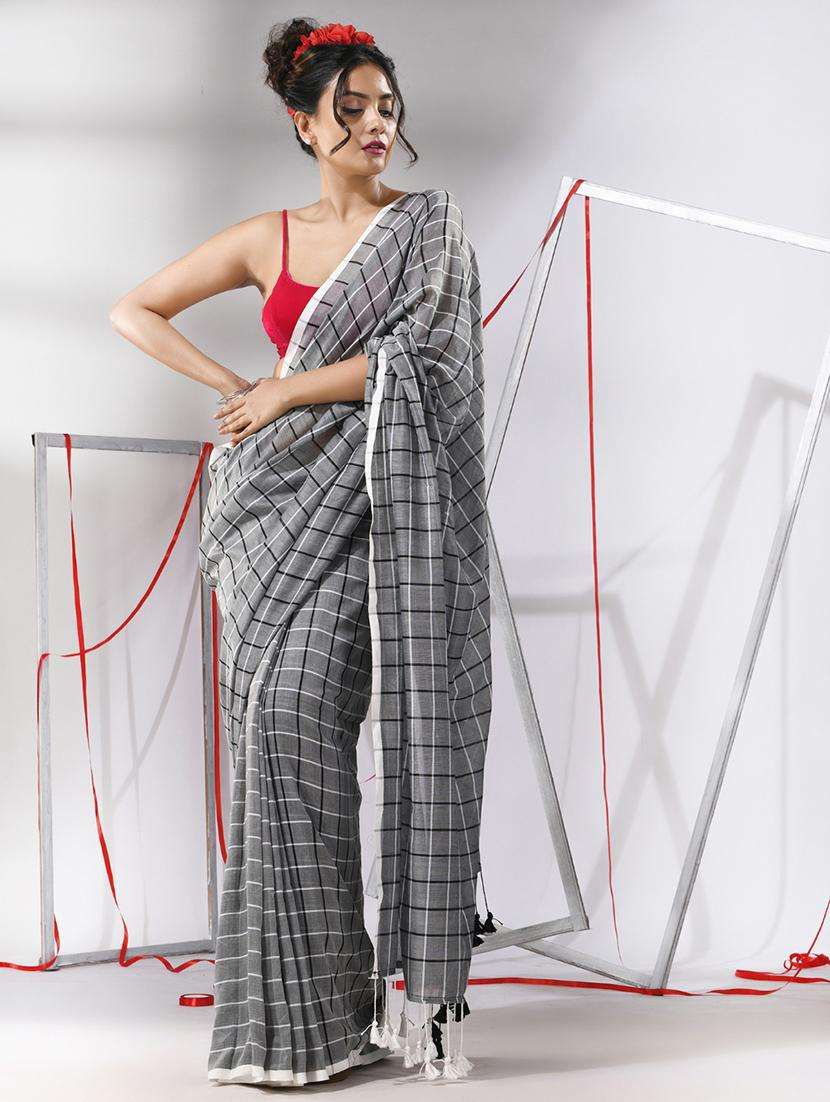 women checkered handloom saree with blouse