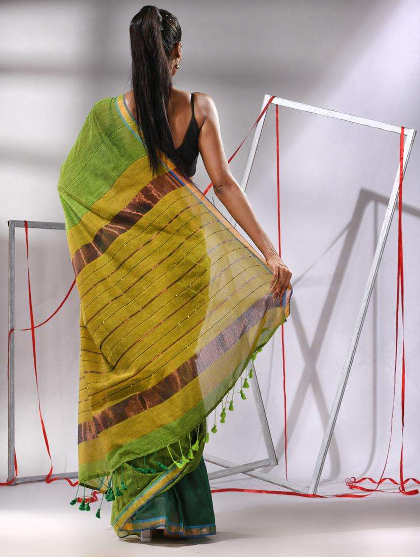 women striped handloom saree with blouse - 22043244 -  Standard Image - 1