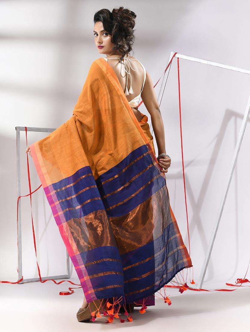 women color block handloom saree with blouse - 22043256 -  Standard Image - 1