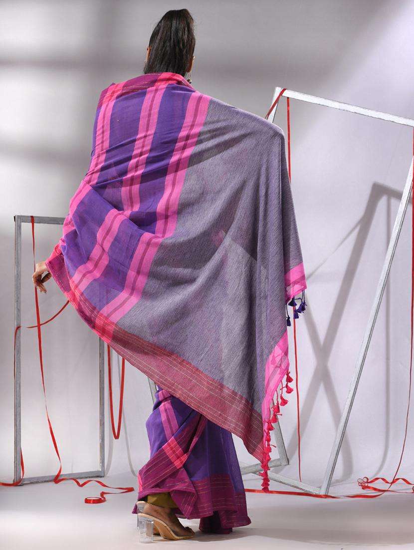 women striped handloom saree with blouse - 22043273 -  Standard Image - 1