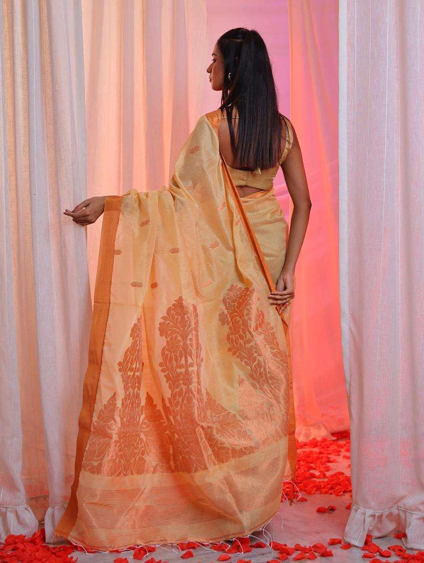 women self design handloom saree with blouse - 22043358 -  Standard Image - 1