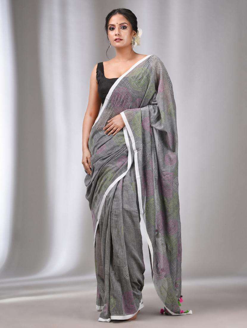 women solid with work handloom saree with blouse - 22043461 - Zoom Image - 0