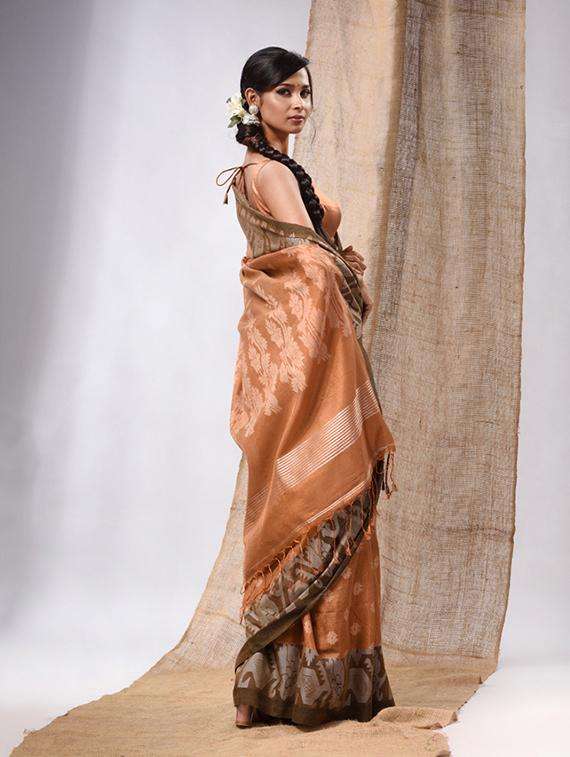 women self design handloom saree with blouse - 22043488 -  Standard Image - 1