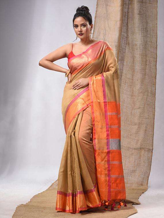 women solid with bordered saree with blouse - 22043522 -  Zoom Image - 0
