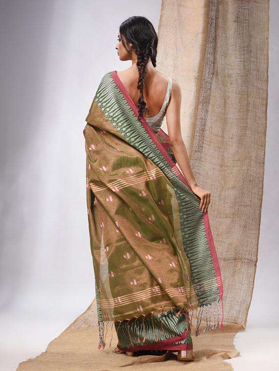 women self design handloom saree with blouse - 22043541 -  Standard Image - 1