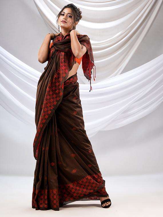 women self design handloom saree with blouse - 22043547 -  Standard Image - 1