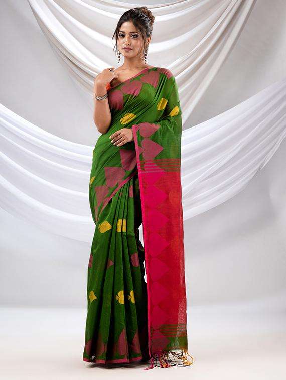women self design handloom saree with blouse - 22043568 -  Standard Image - 1