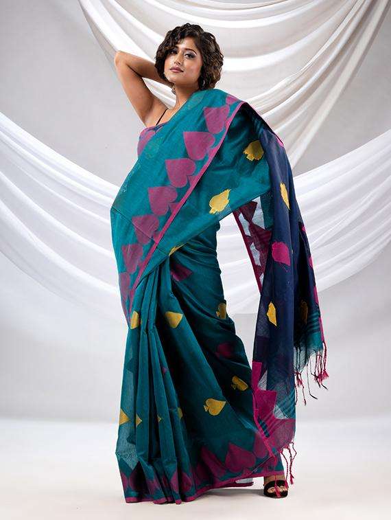 women self design handloom saree with blouse - 22043570 -  Standard Image - 1