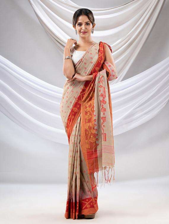 women self design handloom saree with blouse - 22043579 -  Zoom Image - 0