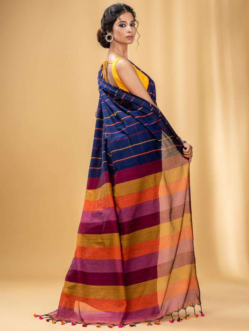 women striped handloom saree with blouse - 22043743 -  Standard Image - 1