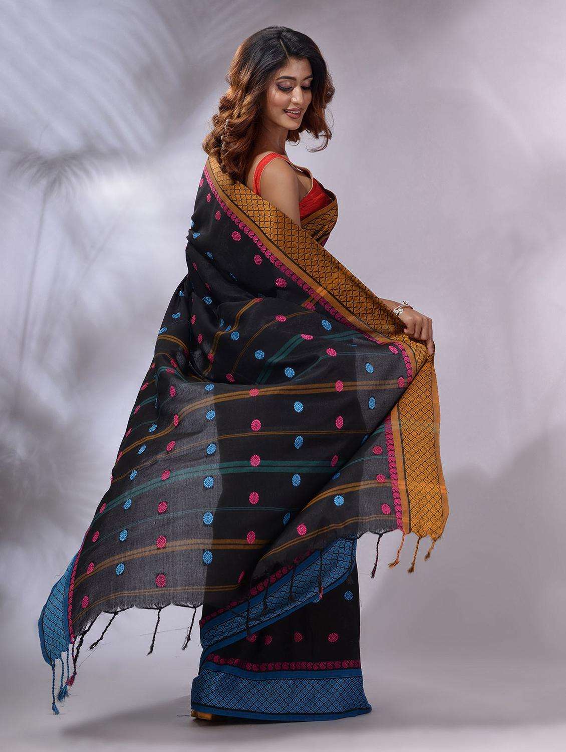 women self design bordered saree with blouse - 22043791 -  Standard Image - 1