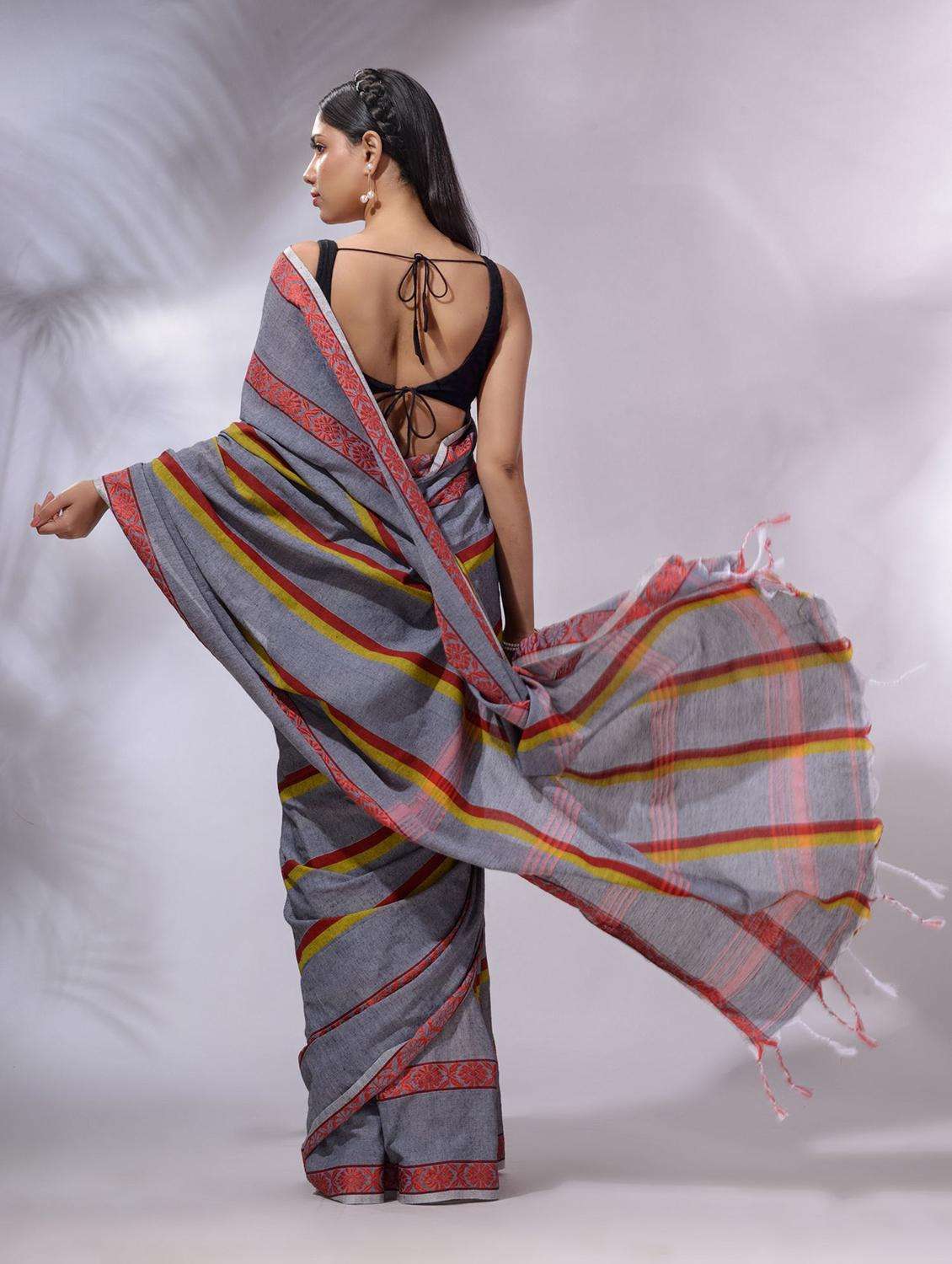 women striped handloom saree with blouse - 22043817 -  Standard Image - 1