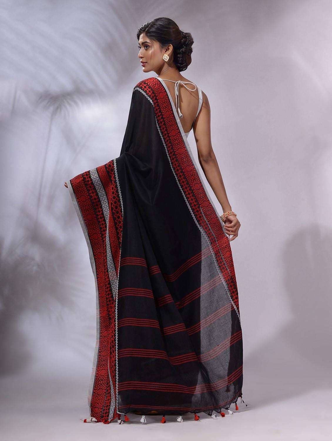 women black handloom saree with blouse - 22043831 -  Standard Image - 1