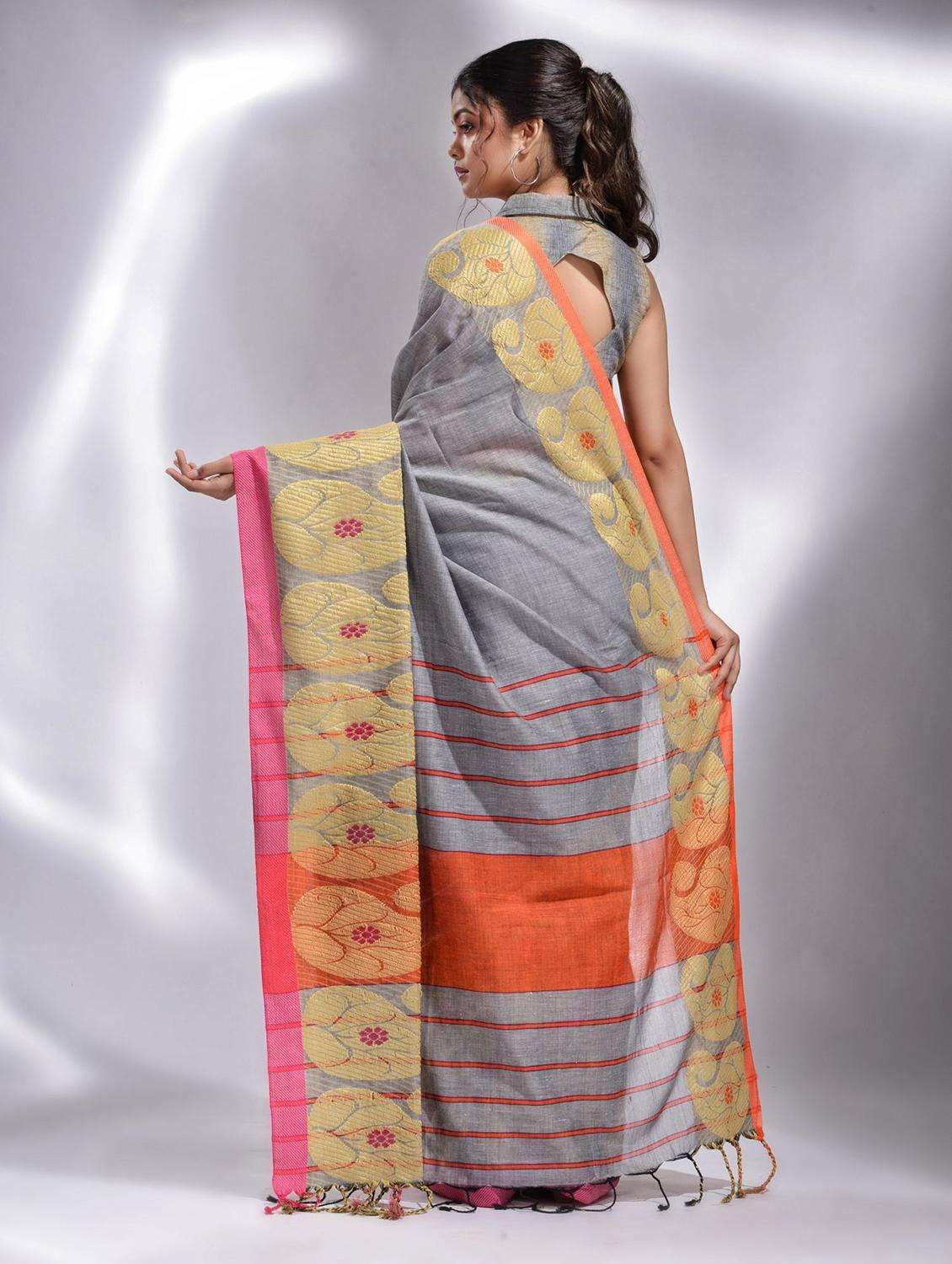 women solid with bordered saree with blouse - 22043905 -  Standard Image - 1