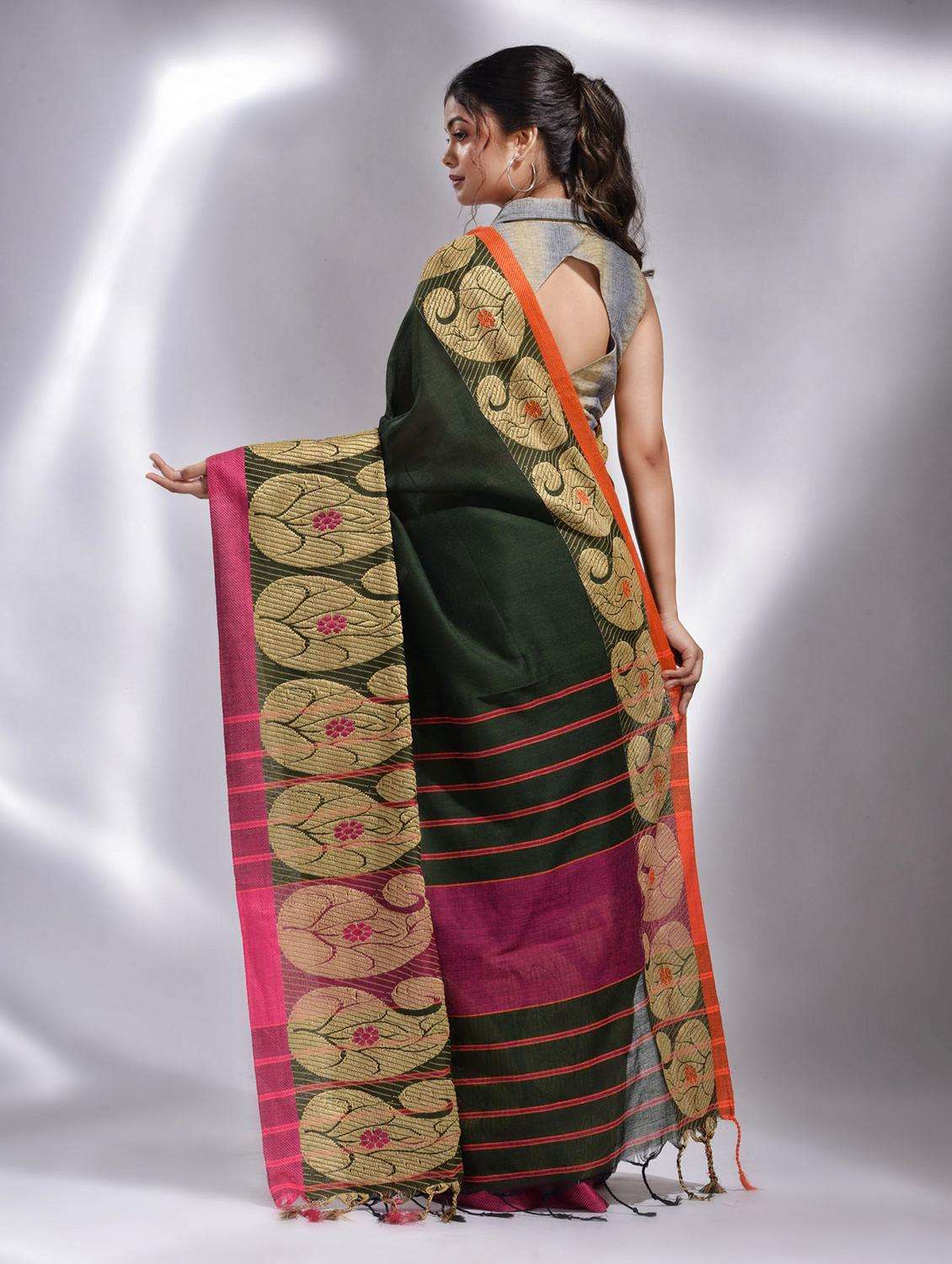 women solid with bordered saree with blouse - 22043909 -  Standard Image - 1