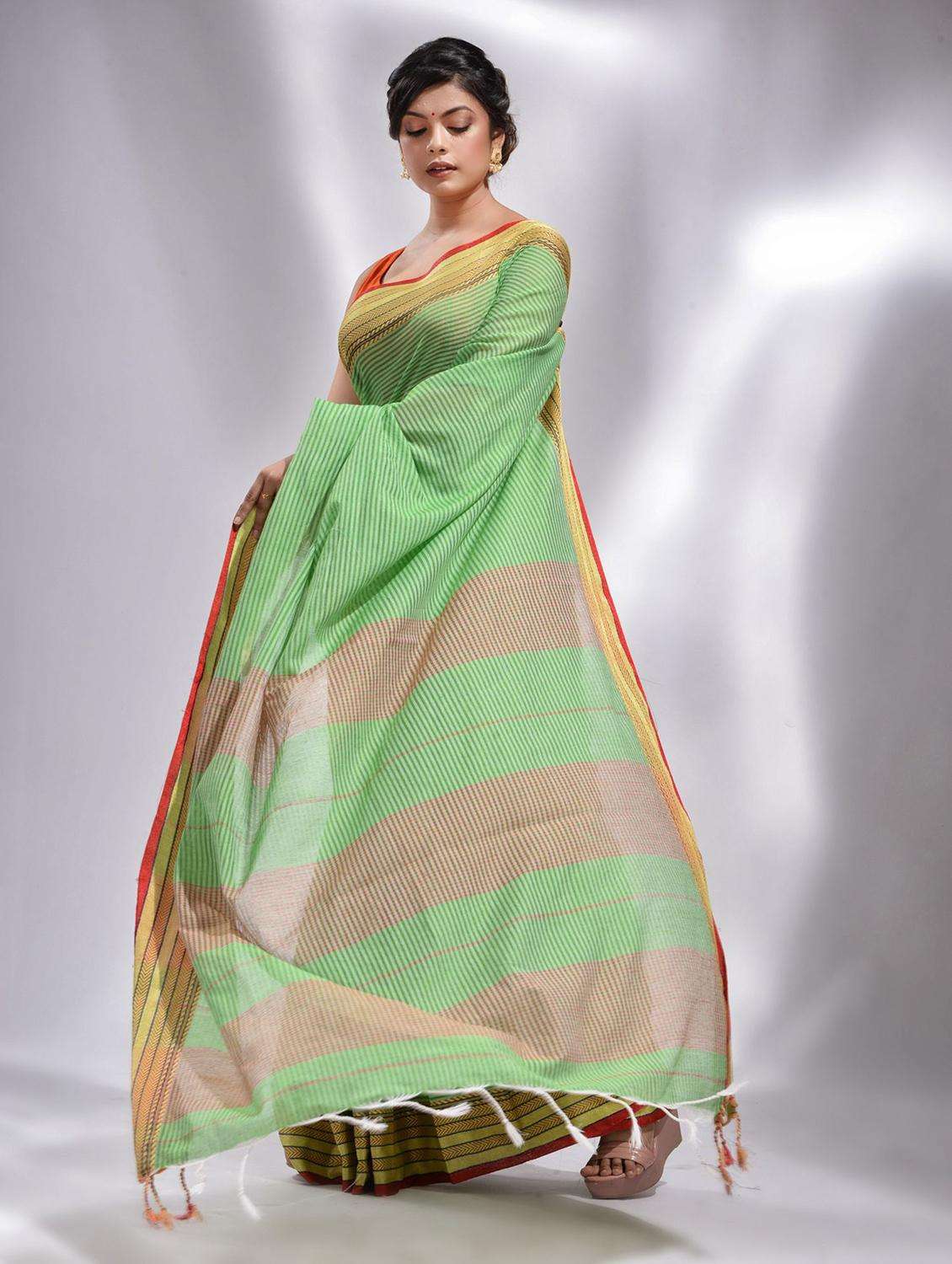 women striped handloom saree with blouse - 22043914 -  Standard Image - 1