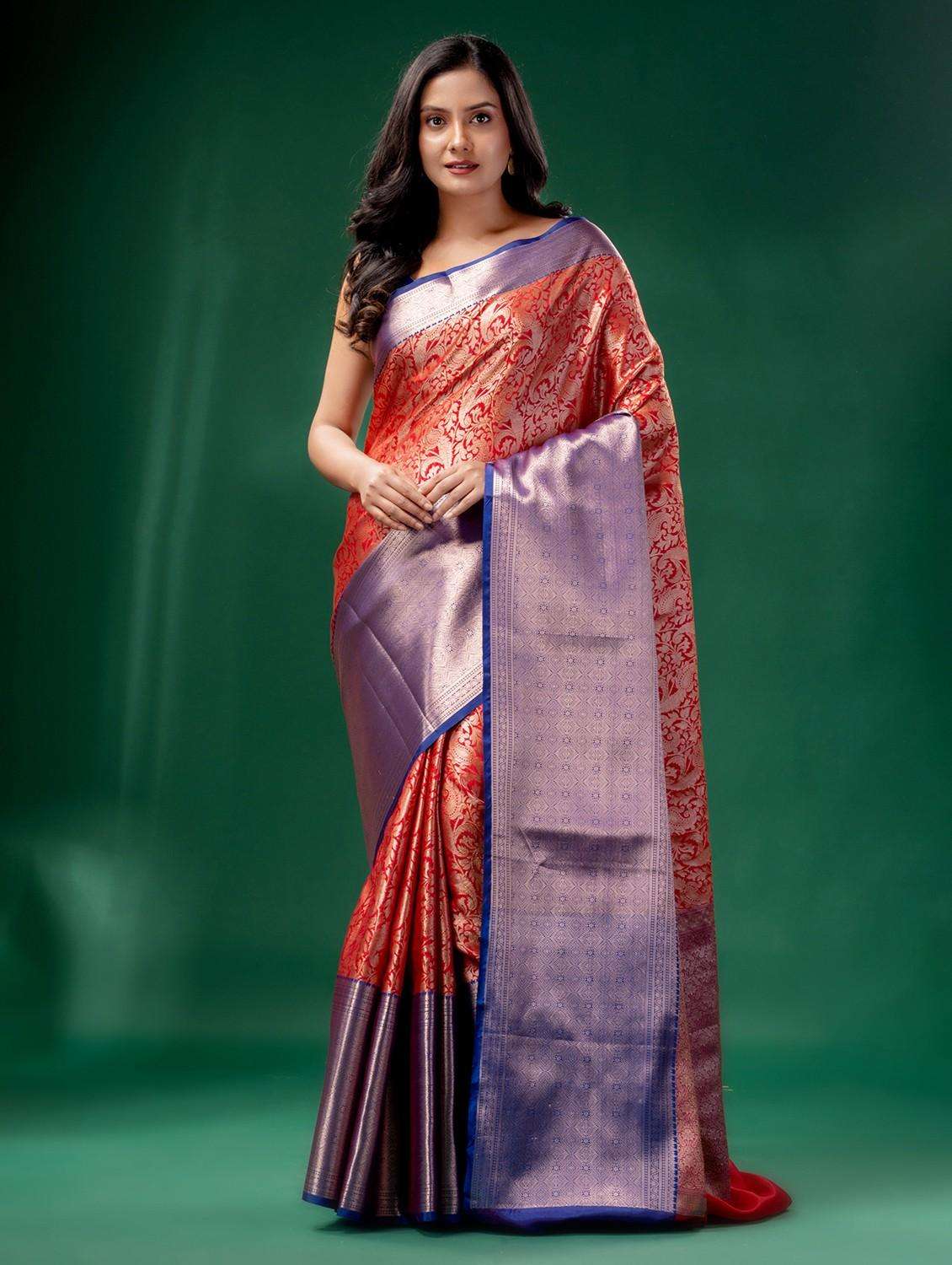 women self design bordered saree with blouse