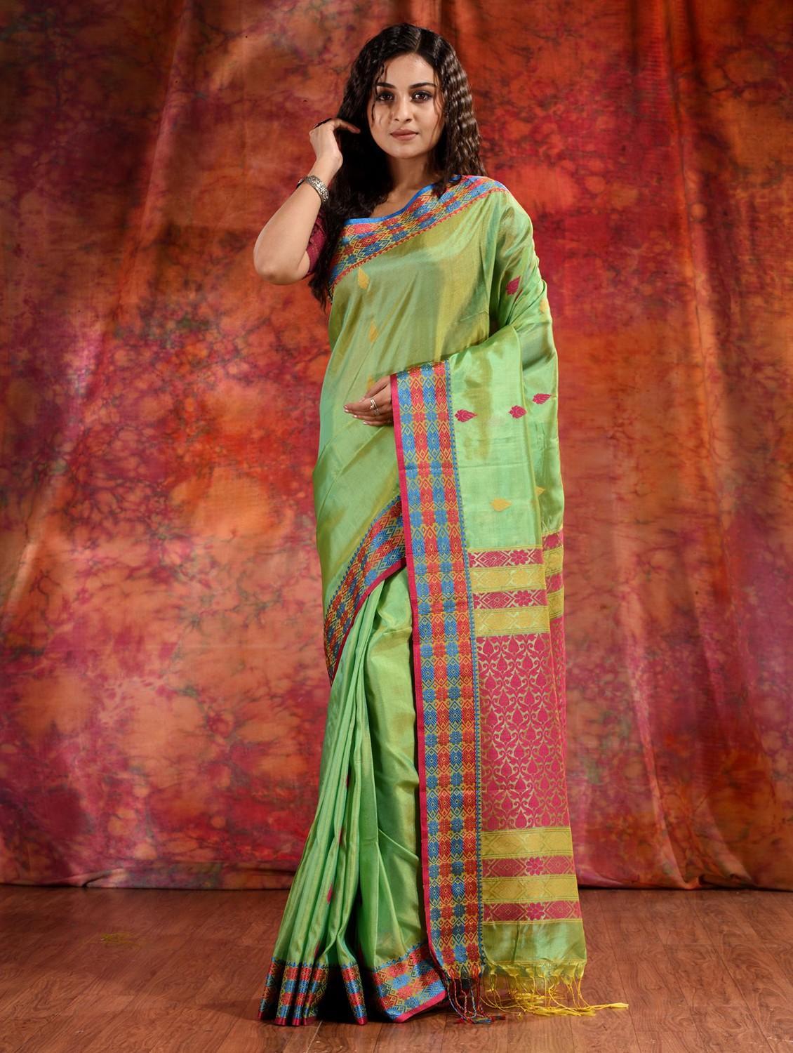 women self design handloom saree with blouse - 22043981 - Standard Image - 1