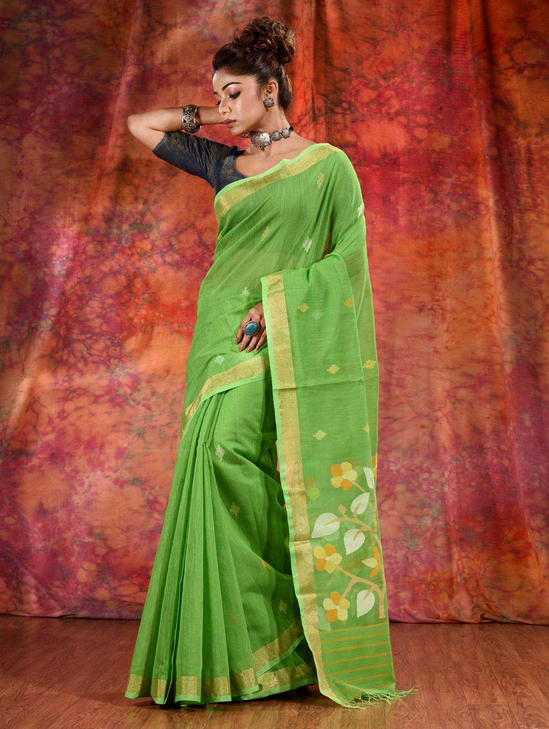 women self design handloom saree with blouse - 22043999 - Standard Image - 1