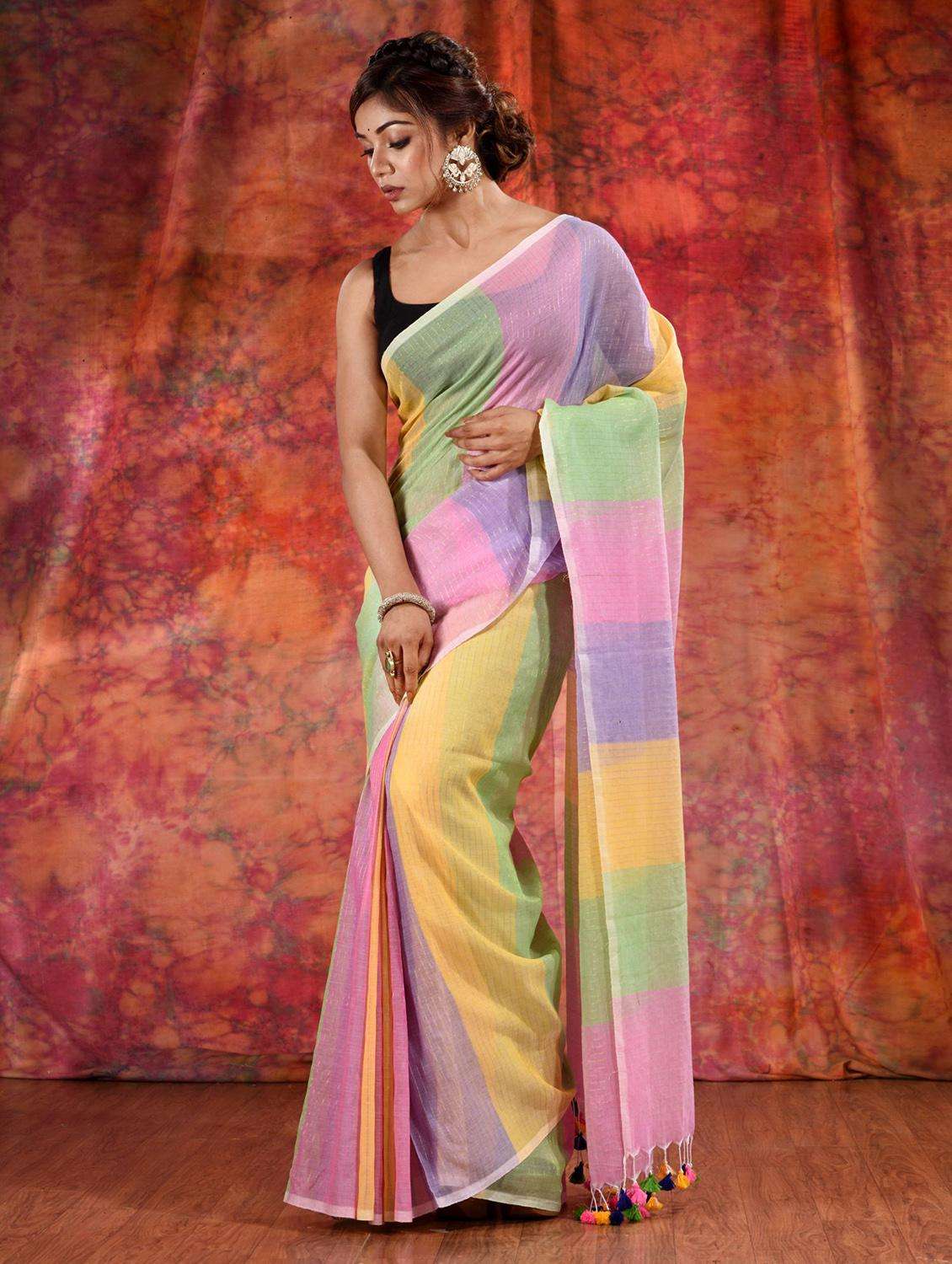 women color block handloom saree with blouse - 22044012 -  Standard Image - 1