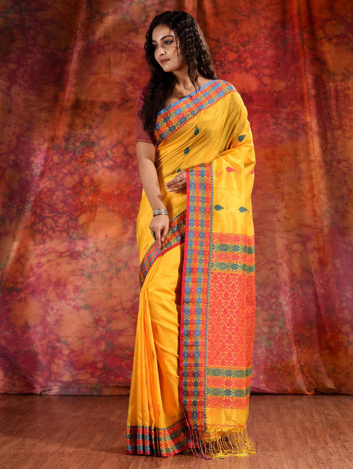 women self design handloom saree with blouse - 22044030 - Standard Image - 1