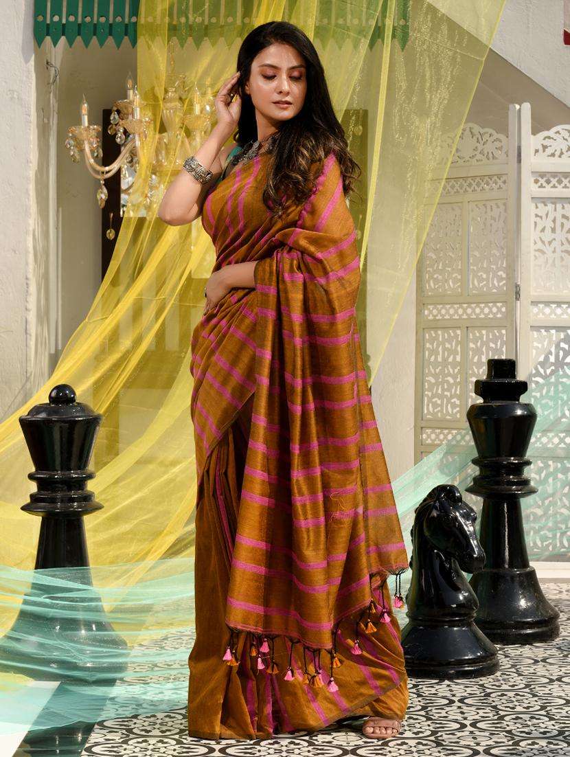 women striped handloom saree with blouse - 22044122 -  Standard Image - 1