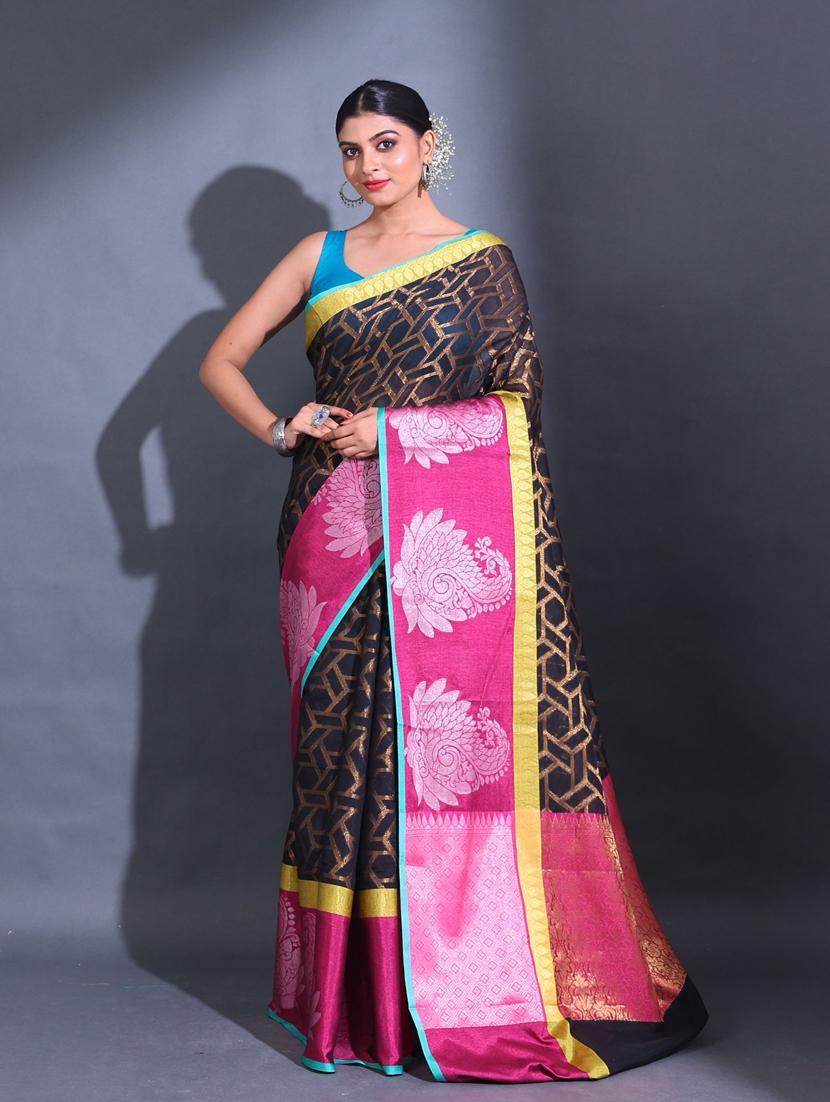 women self design bordered saree with blouse - 22044132 - Zoom Image - 0