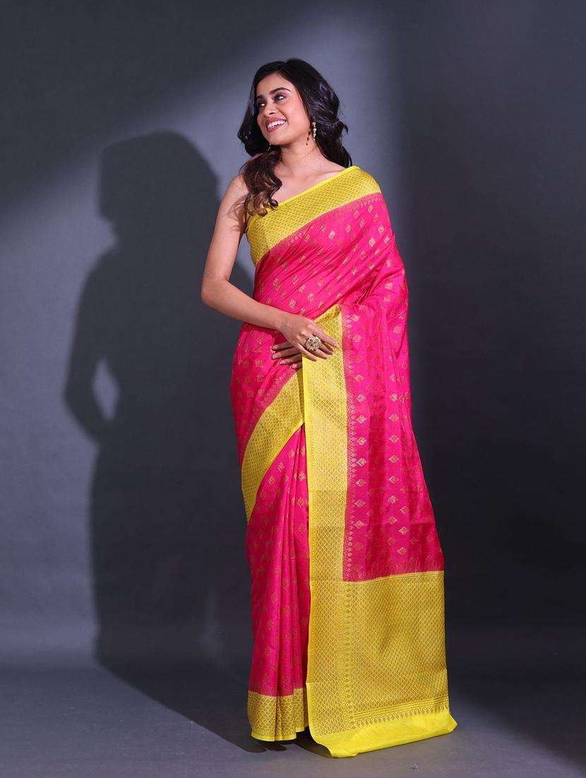 women self design bordered saree with blouse - 22044167 -  Zoom Image - 0