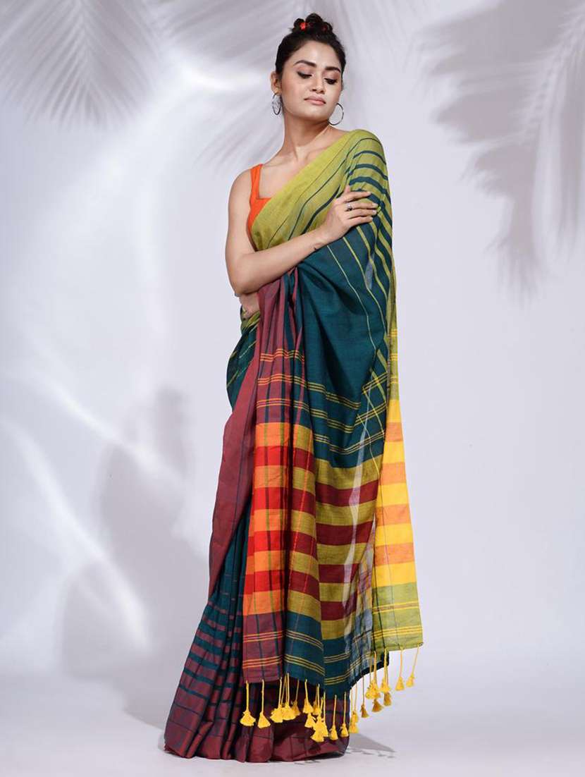 women striped handloom saree with blouse - 22045675 -  Standard Image - 1