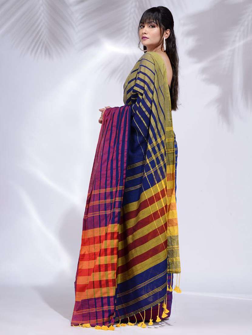women striped handloom saree with blouse - 22045676 -  Standard Image - 1
