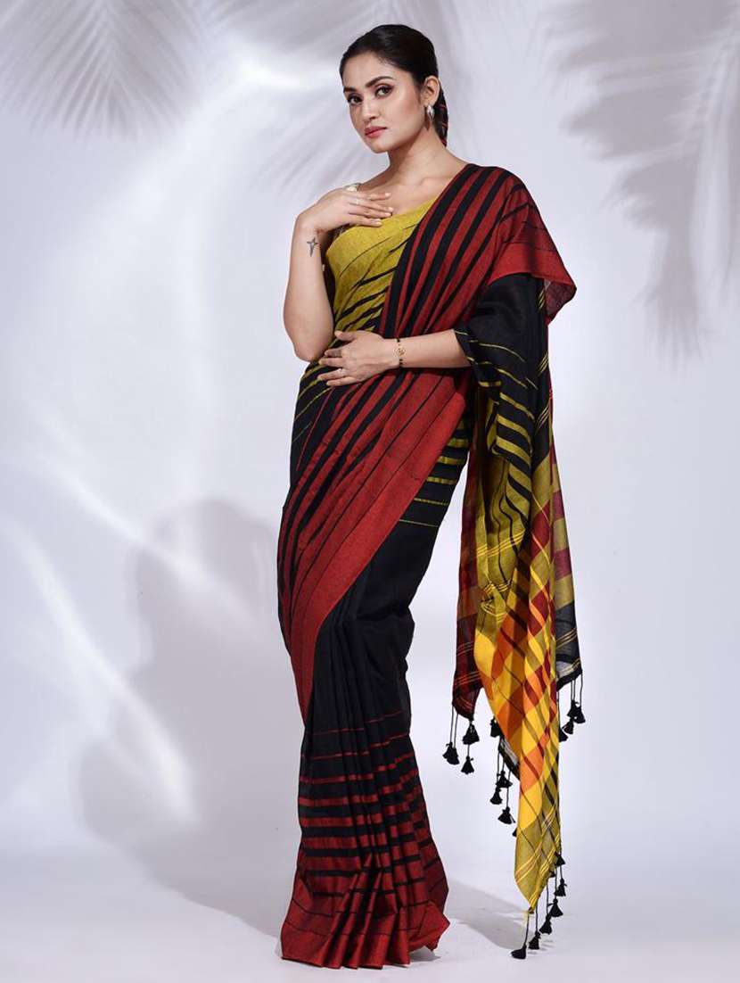 women striped handloom saree with blouse - 22045677 -  Standard Image - 1