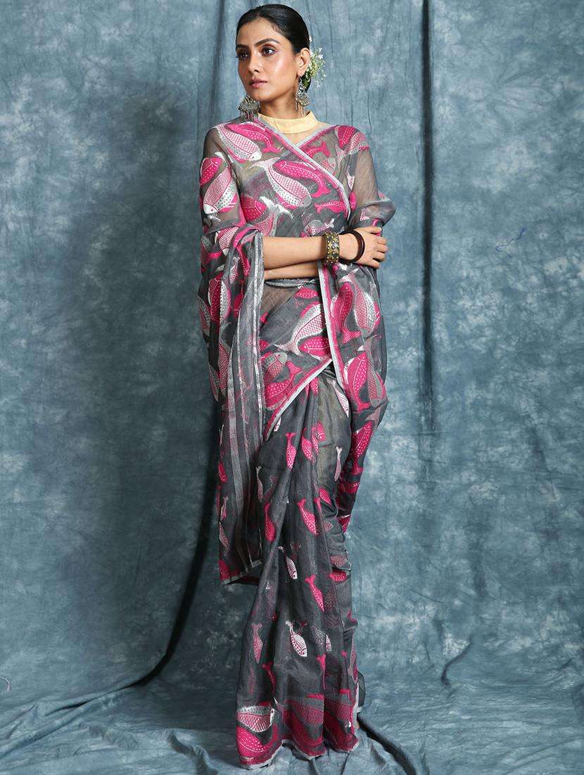 women self design jamdani saree