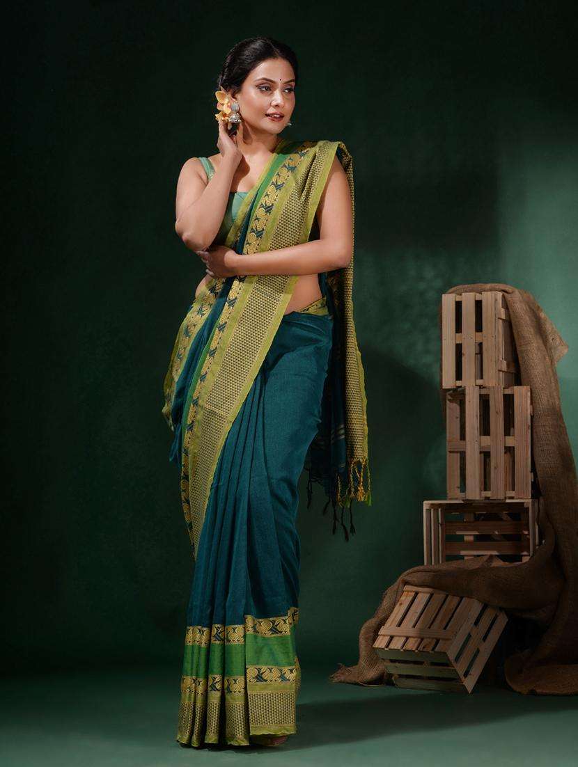 women solid with bordered handloom saree with blouse - 22045777 -  Standard Image - 1