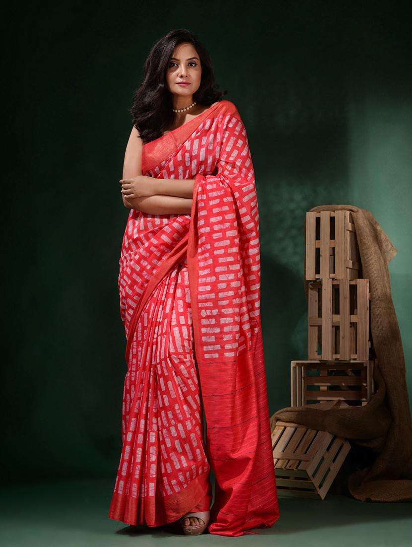 women printed bordered saree with blouse