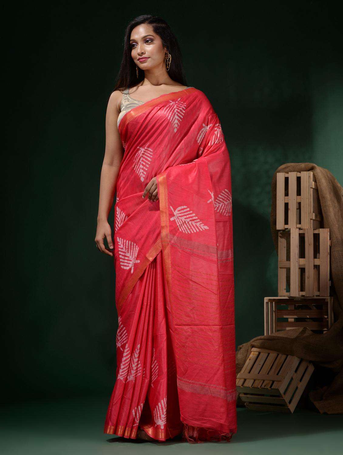 women printed bordered saree with blouse