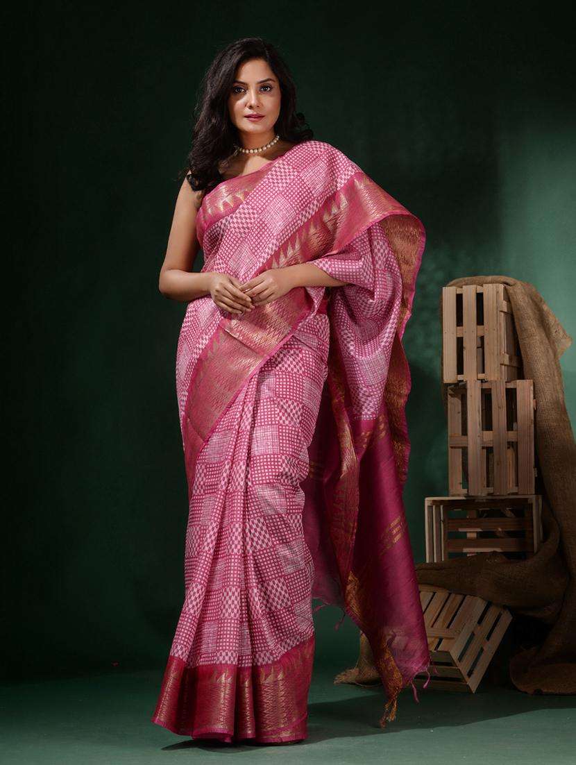 women printed bordered saree with blouse