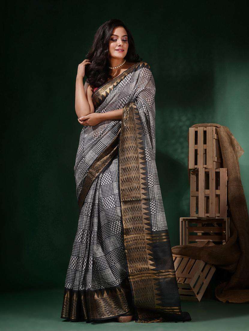 women printed bordered saree with blouse - 22045796 - Standard Image - 1