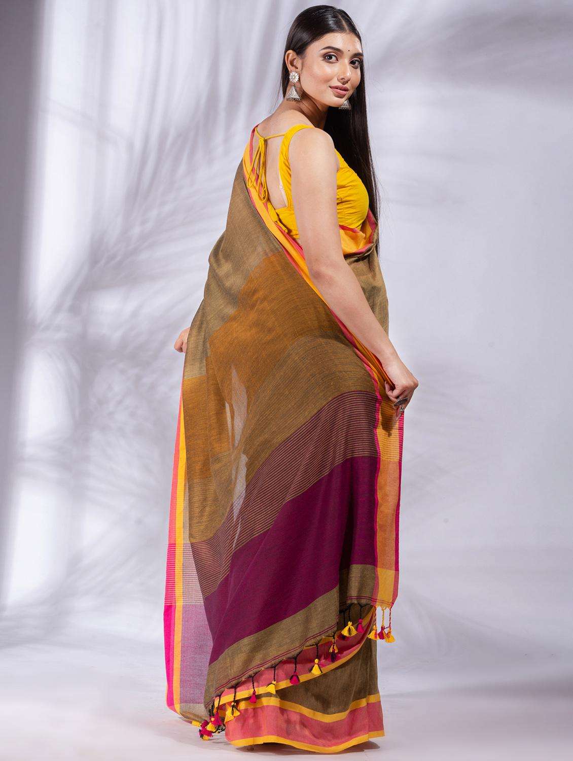 women solid with bordered handloom saree with blouse - 22045858 -  Standard Image - 1