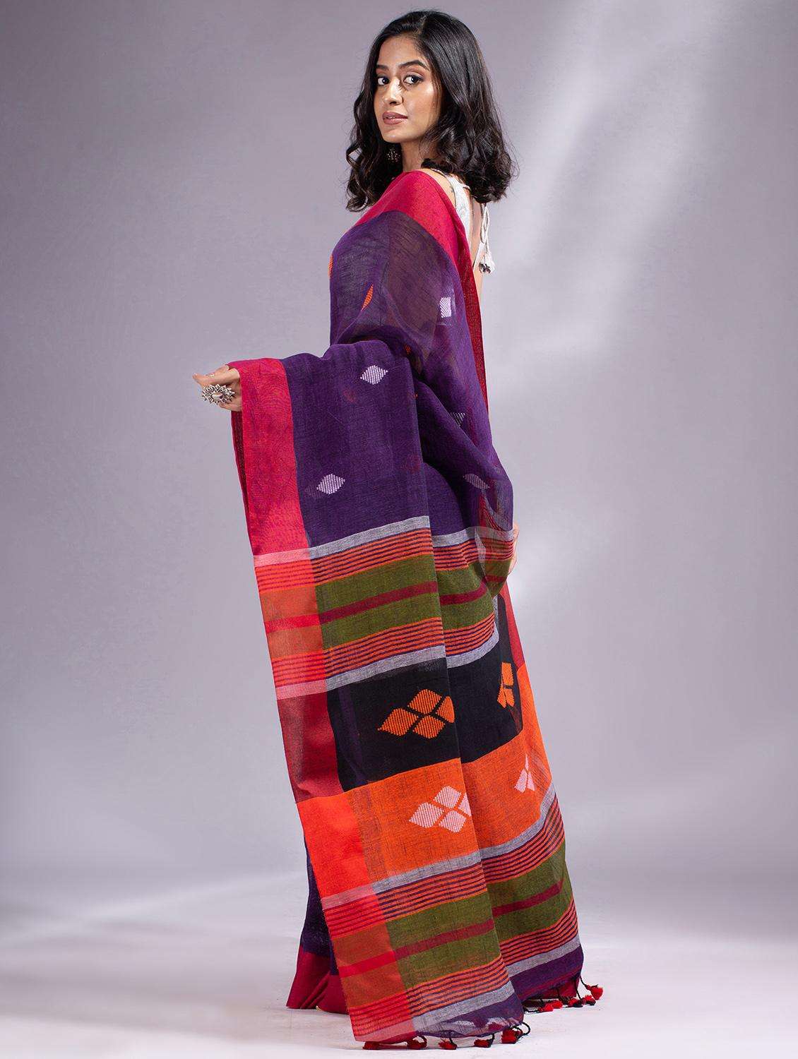 women self design handloom saree with blouse - 22045872 -  Standard Image - 1