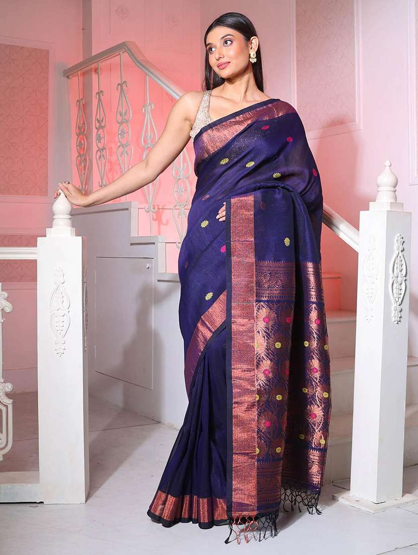 women self design bordered saree with blouse