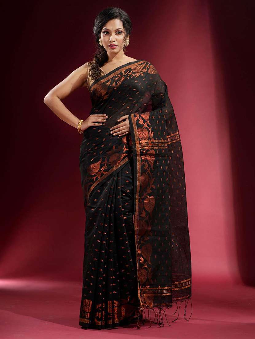 women self design jamdani saree with blouse