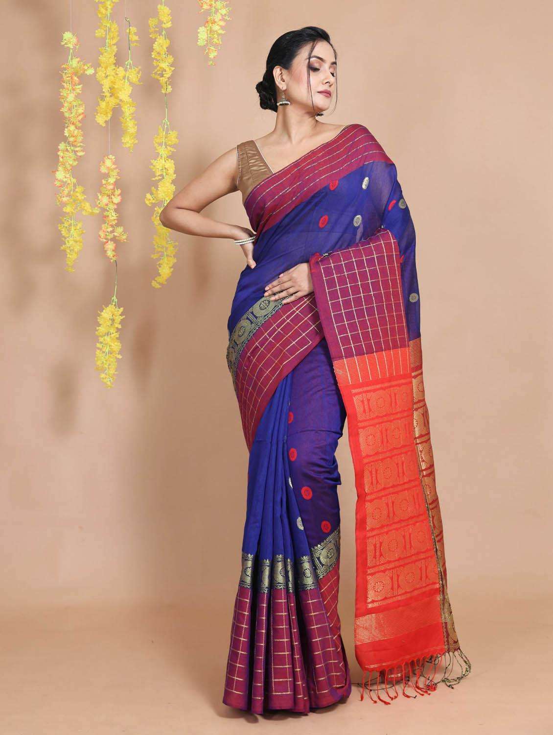 women self design bordered saree with blouse - 22046040 - Zoom Image - 0