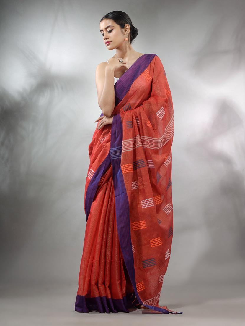 women self design handloom saree with blouse - 22046099 - Zoom Image - 0
